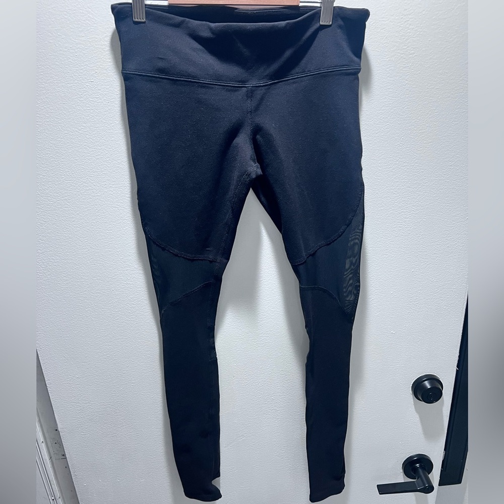 Alo Yoga Coast Panel Stirrup Legging SZ Small Women Black Activewear EUC - Picture 2 of 6